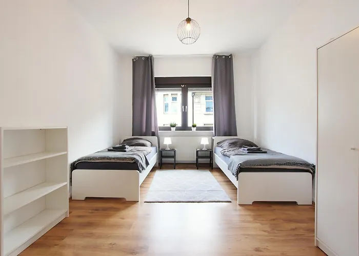 Feel Good And Rest Well - For Workers And Tourists 1-4 Person - Wifi - Smart Tv - Garden